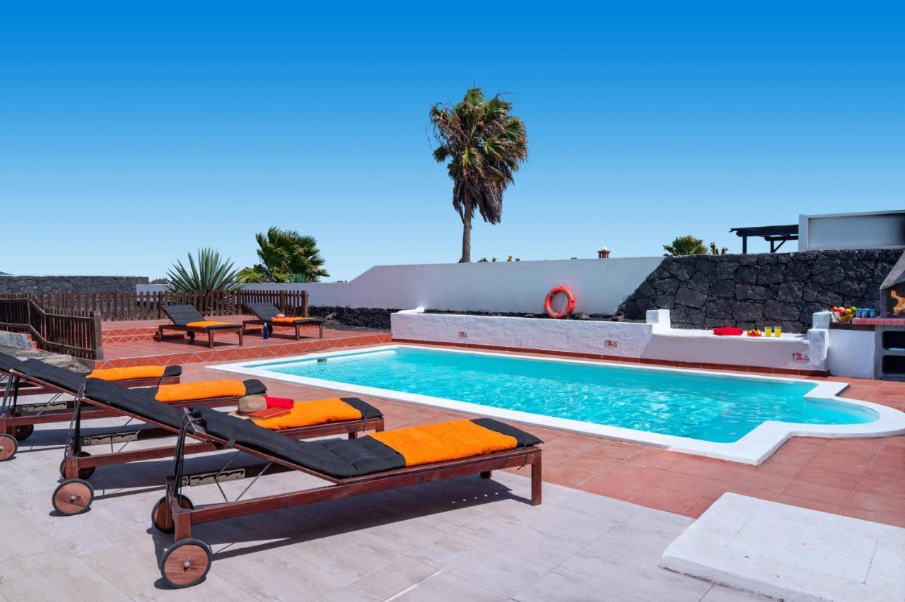 Villa Chinamar By Villa Plus Playa Blanca  Luaran gambar